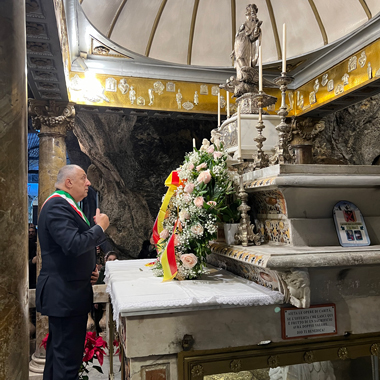 Deposizione corona di fiori nel santuario di Santa Rosalia - Dichiarazione del sindaco