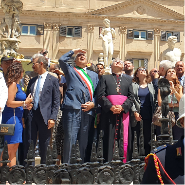 Dichiarazione sindaco Roberto Lagalla - Omaggio floreale alla statua della Santa Patrona a Piazza Pretoria 