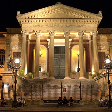 Restauro delle Scale delle Logge del Teatro Massimo. Manifestazione di interesse per incarico di Restauratore
