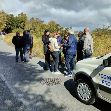 Costone roccioso pericolante – Sopralluogo della Terza commissione consiliare in via Ruffo di Calabria