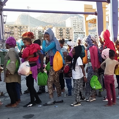 Migranti - Di 6 e 10 anni i due minori più piccoli sbarcati a Palermo stanotte