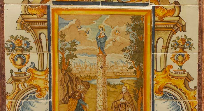 La Vergine del Pilar tra San Giacomo e San Pasquale della Real Fabbrica di ceramica di Alcora