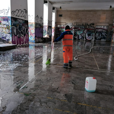 RAP. Lavati i portici di piazzale Ungheria